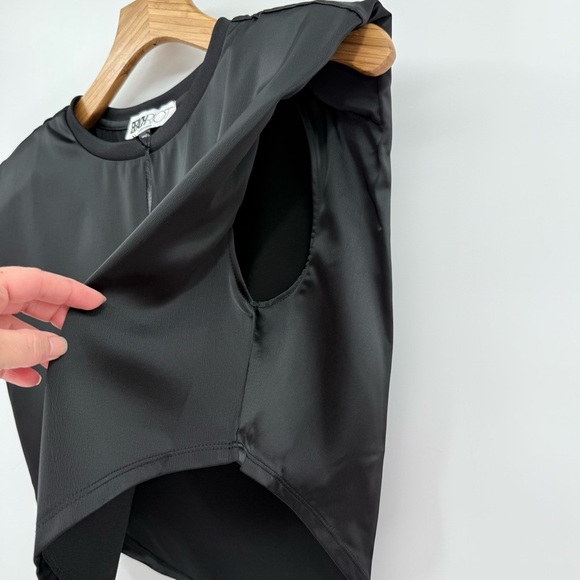 Beach Riot Dunes Muscle Crop Tee in Satin Black Size S - Picture 11 of 13